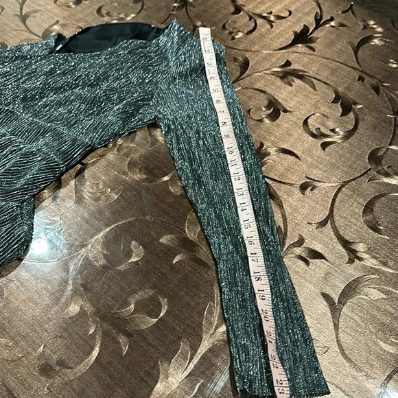 Tiered V Neck Print Long Sleeve Midi Dresses - Picture 6 of 6